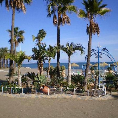 Apartamento Lujoso duplex a 7 min. a pie de la playa Torremolinos Exterior foto