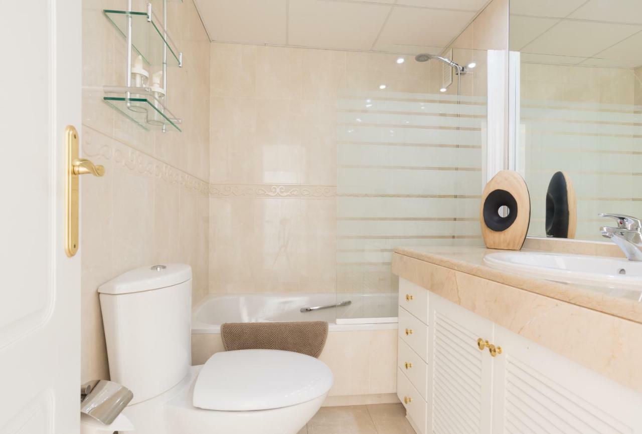 Apartamento Lujoso duplex a 7 min. a pie de la playa Torremolinos Exterior foto